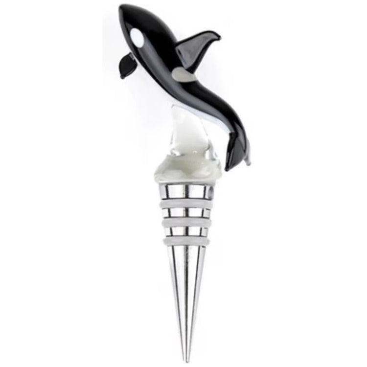 Orca whale on a wine bottle stopper.